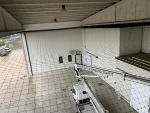 Rete anti piccioni capannone